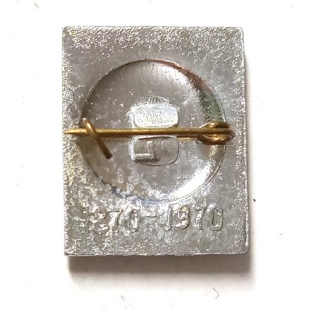 Значок В.И. Ленин в кепке. 1870-1970