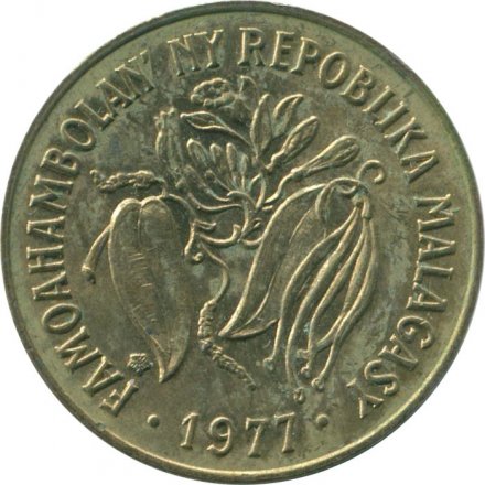 Мадагаскар 10 франков 1977 год - Буйвол. Стручки ванили