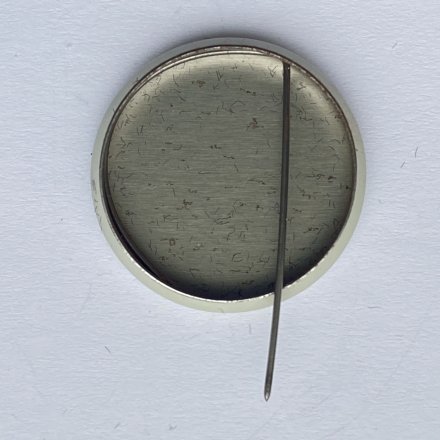 Значок. Баскетбол. Корзина. Коричневый мяч