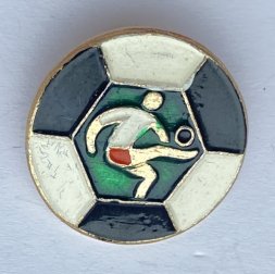 Значок. Футбол. Футболист. Мяч