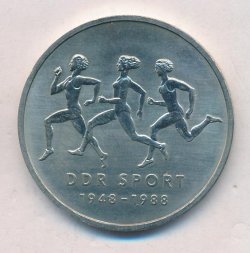 ГДР 10 марок 1988 год - 40 лет Союзу физкультуры и спорта