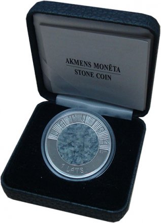 Латвия 1 лат 2011 год - Каменная монета