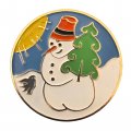 Значок. Снеговик с елкой. 