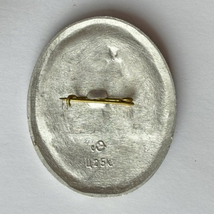 Значок. XXX лет ПОБЕДЕ 30 лет 1941-1945 памятник, гвоздики 