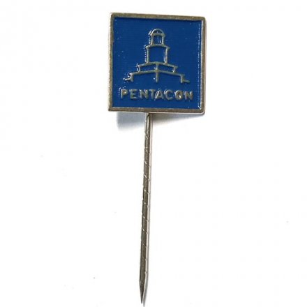 Значок Pentacon. Оптика. Фотоаппараты. ГДР