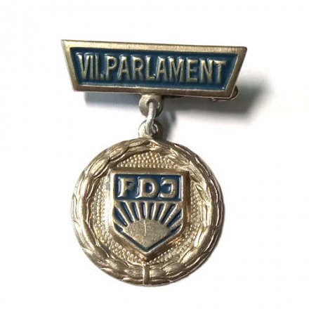 Значок Комсомол FDJ. 7-й съезд (Parlament) комсомольской организации ГДР 1963 г.