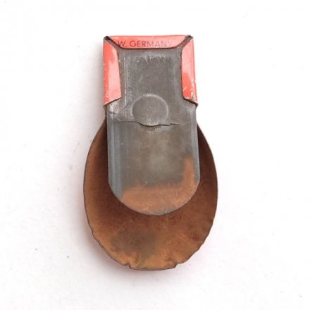 Значок international Holland