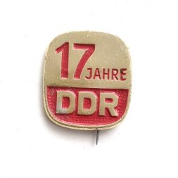 Значок-иголка 17 лет ГДР (DDR)