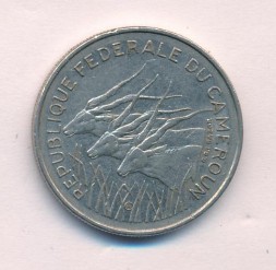 Монета Камерун 100 франков 1972 год - Западная канна (антилопы)