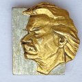 Значок. Максим Горький (цвет серо-золотой)