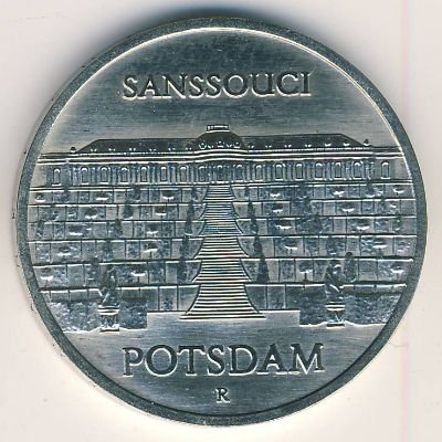 ГДР 5 марок 1986 год - Дворец Сан-Суси в Потсдаме