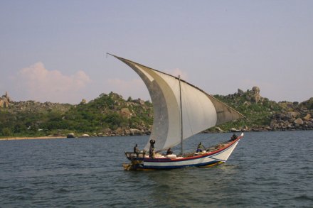 Бахрейн 50 филсов 2010 год - Парусник (доу)
