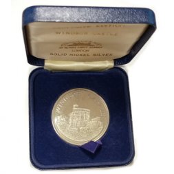 Настольная медаль Виндзорский замок. Windsor Castle. 1979 (в футляре)