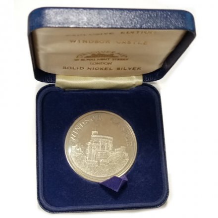 Настольная медаль Виндзорский замок. Windsor Castle. 1979 (в футляре)