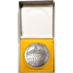 Настольная медаль VOLKS SOLBAD 775-1975 г. (в футляре)