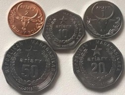 Набор из 5 монет Мадагаскар 1999 - 2005 год
