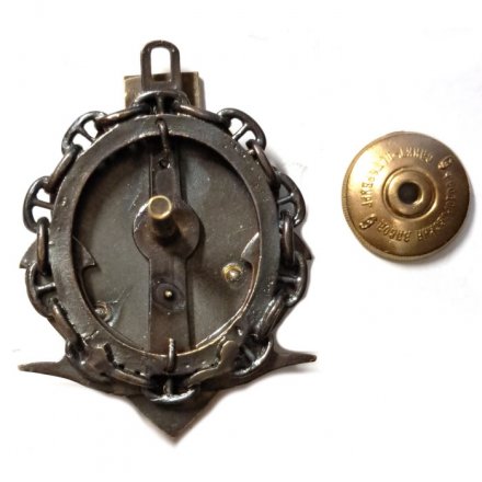 Знак Группа пограничных катеров (ГрПКа) пр-1439. Псков (тип 2, с флагом)