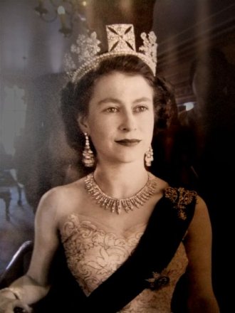 Тристан-да-Кунья 50 пенсов 2000 год - 100 лет со дня рождения Королевы Матери (серебро)