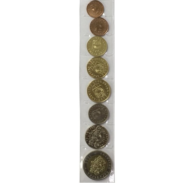 Монета латвия парусник. 7000 коллекционных монет латвия природный камень. Каменные монеты название. Латышские монеты. Латвийские монеты.