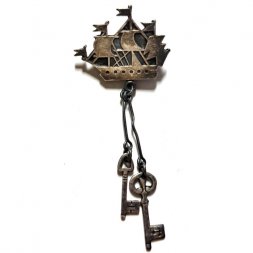 Значок Кораблик с ключами. Ленинград