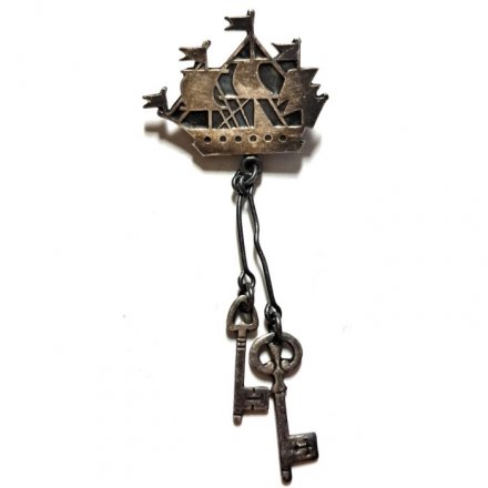 Значок Кораблик с ключами. Ленинград