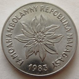 Мадагаскар 5 франков 1983 год - Зебу