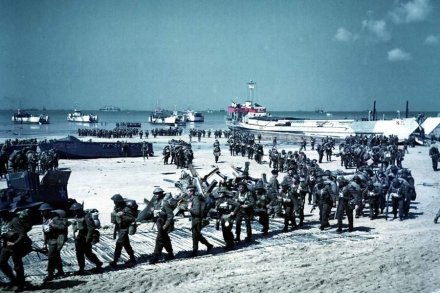 Остров Мэн 1 крона 2004 год - 60 лет высадке в Нормандии