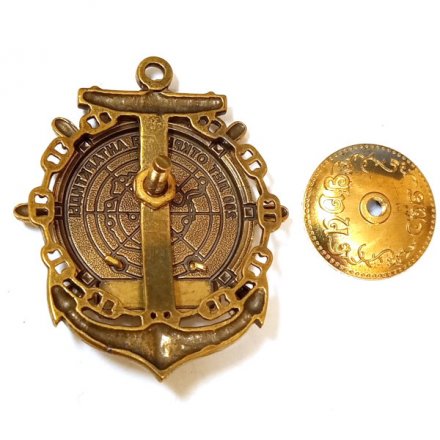 Знак 200 лет открытия Антарктиды. Т/Х &quot;Ермолова&quot;