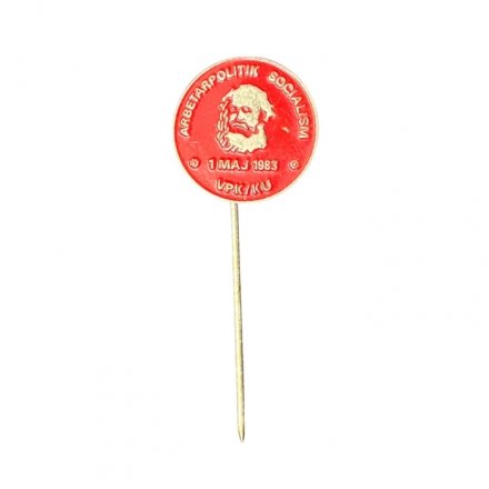 Значок-иголка Швеция. Arbetarpolitik Socialism. 1 maj 1983. VPK/KU. Карл Маркс