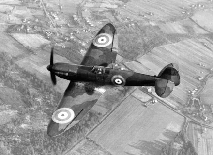 Фолклендские острова 1 крона 2008 год - Супермарин Спитфайр (Supermarine Spitfire)