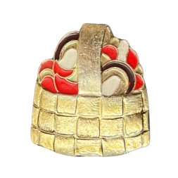 Значок СССР. Корзина с грибами 