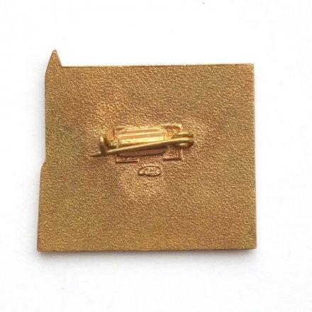 Значок &quot;От советских покорителей космоса&quot; ЛМД