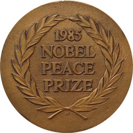 Настольная медаль Нобелевская премия 1985. Врачи мира против ядерной войны. D-60 мм