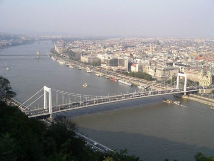 Венгрия 200 форинтов 1993 год - Мост Эржебет. Национальный банк
