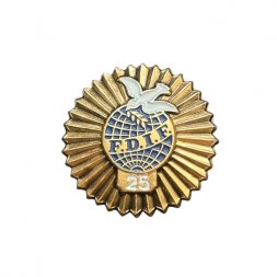 Значок F.D.I.F. 25 лет Международной демократической федерации женщин
