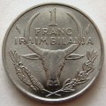 Мадагаскар 1 франк 1981 год - Зебу. Цветок