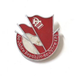 Значок 60 Jahre republik. 60 лет коммунистической партии KPÖ. Австрия