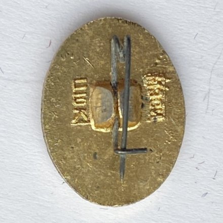 Значок. Бадминтон